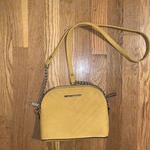 Like new only worn once. Crossbody purse!